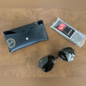 Ray-Ban Aviator Classic Sunglasses - NEW